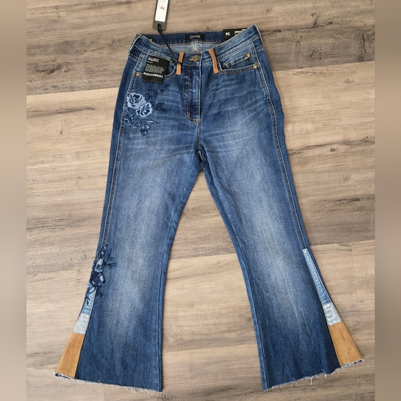 NWT - Buffalo David Bitton High Rise Leg Opening Embroidered Jeans 26 - Picture 4 of 15